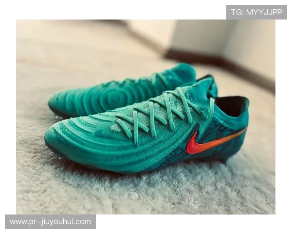 耐克GX2足球鞋经典魅力与全面性能深度解析与实战体验分享